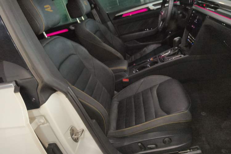 Used Volkswagen FAW-Volkswagen CC 2023 380TSI Striking Edition
