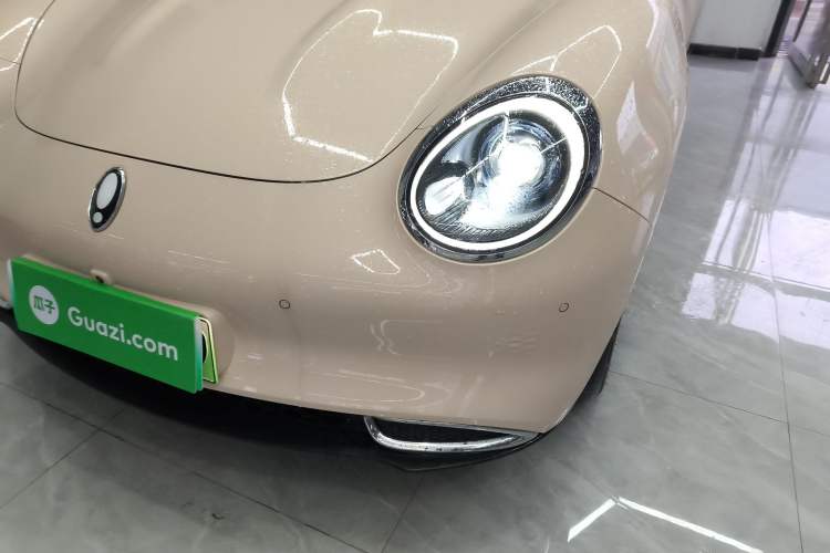 Used ORA Good Cat 2022 Morandi Edition 400km Standard Range Premium Version Lithium-Ion Battery
