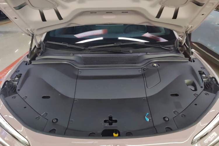 Used ONVO L60 2024 60 kWh All-Wheel Drive
