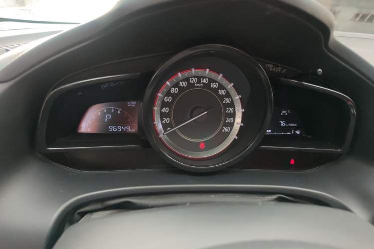 Used Mazda Mazda 3 Axela 2016 Sedan 1.5L Automatic Luxury Model
