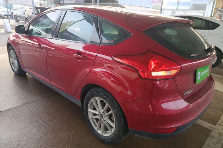 Used Ford Focus 2015 Hatchback 1.6L Automatic Fashion Edition
