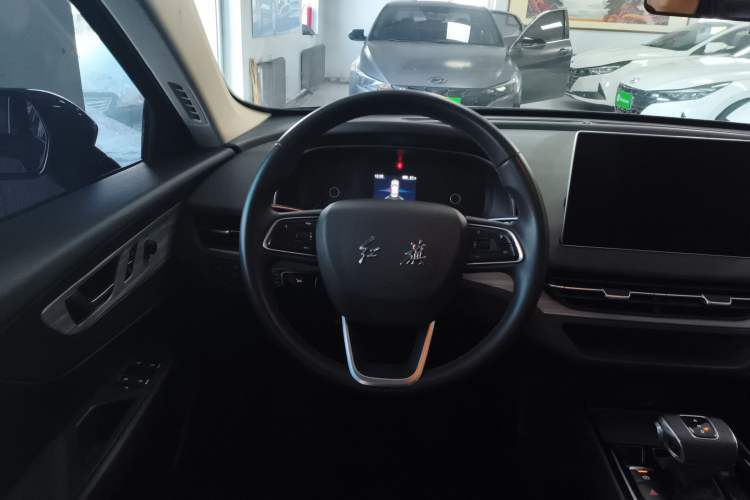 Used Hongqi E-QM5 2024 610 km PLUS
