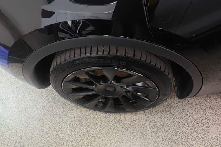 Used Tesla Model Y 2021 Long-Range All-Wheel-Drive Version