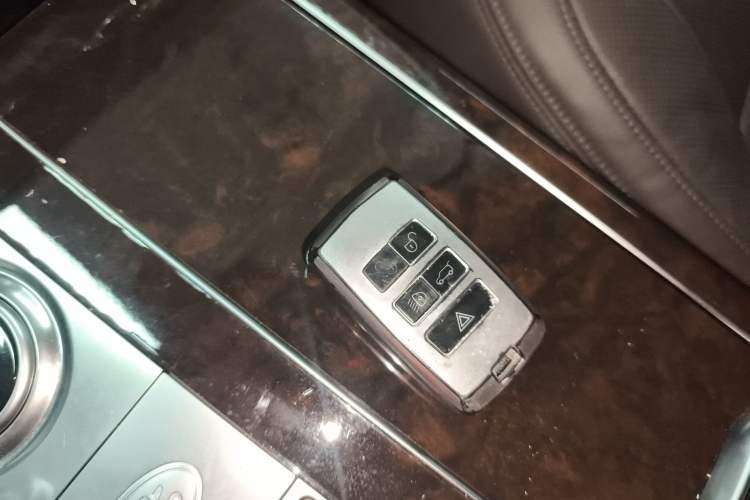 Used Land Rover Range Rover 2022 3.0 L6 400 PS Classic Extended Version