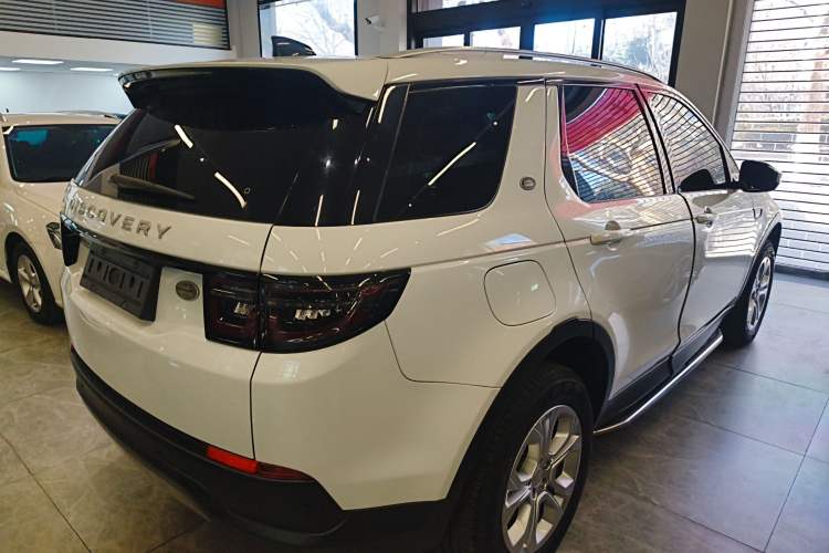 Used Land Rover Discovery Sport 2020 200 PS Family Edition
