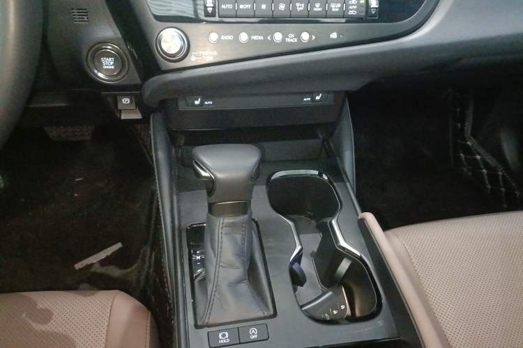 Used Lexus ES 2023 200 Excellence Edition