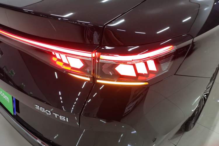 Used Volkswagen Magotan 2024 380TSI DSG Prestige Edition DaMai Package