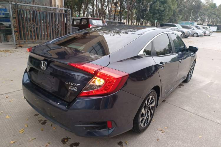 Used Honda Civic 2016 220TURBO CVT Luxury Edition
