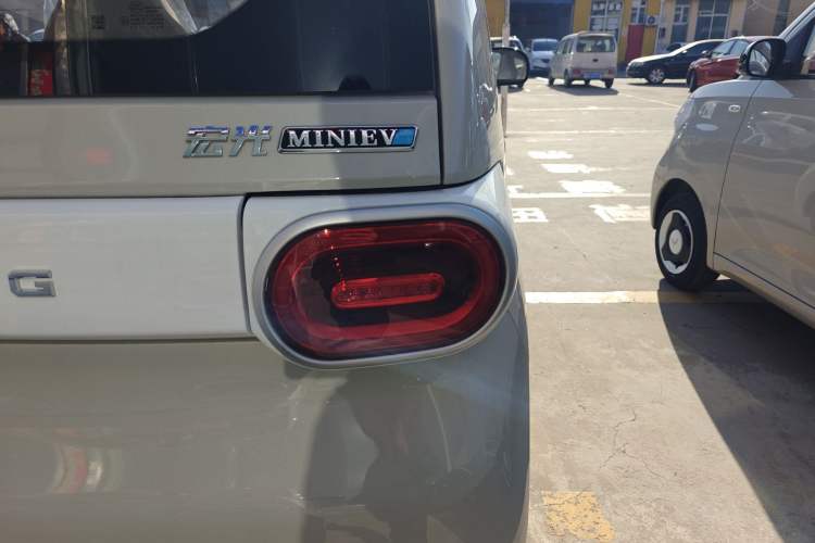 Used Wuling Hongguang MINIEV 2024 3rd Generation 215km Youth Edition