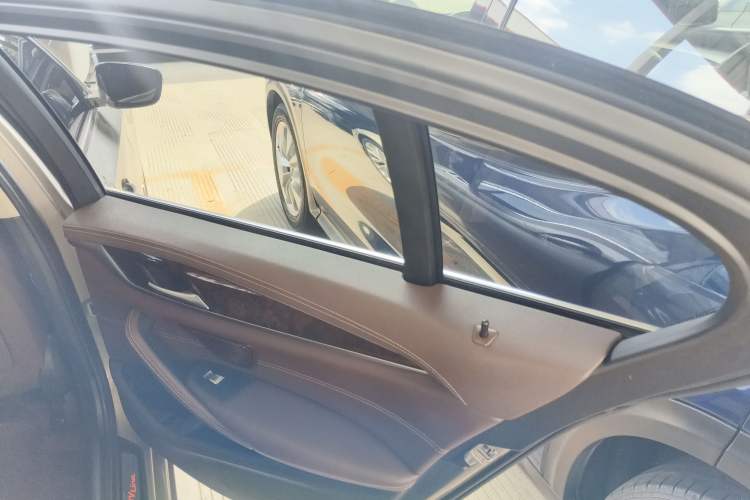 Used BMW 5 Series 2020 525Li Luxury Package
