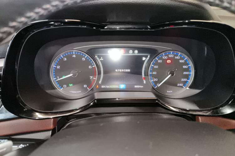 Used GAC Trumpchi GS8 2017 320T Two-Wheel Drive Luxury Smart Connectivity Version (7 Seats)
