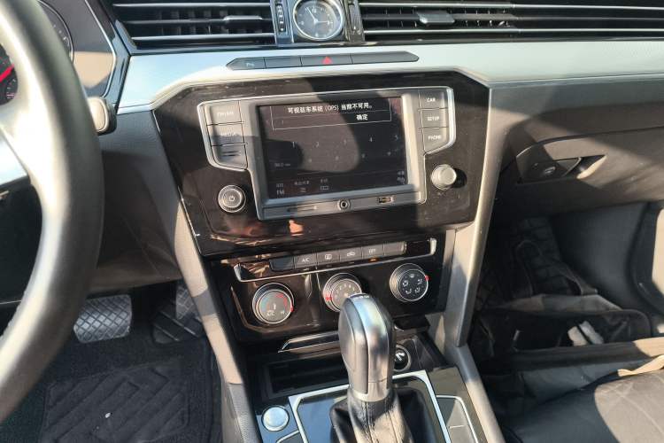 Used Volkswagen Magotan 2017 330TSI DSG Leading Model
