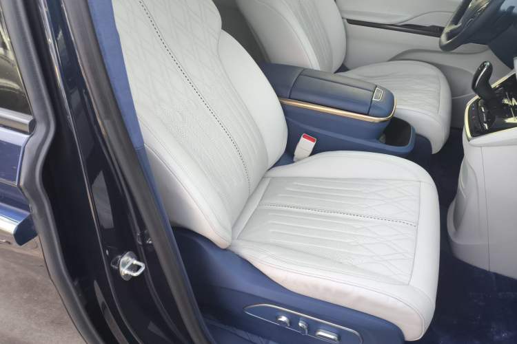 Used Buick GL8 2022 Avenir Avia Four-Seat Prestige Edition
