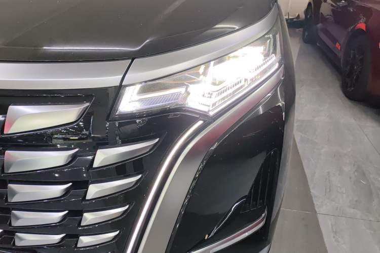 Used Denza D9 2024 DM-i 980 Four-Wheel Drive Flagship Model