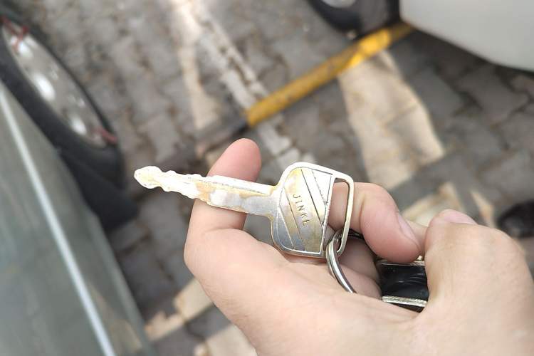 Used Jinbei Hiace 2018 2.0L Fifth-Generation Express Standard Version Extended High-Roof 6-Seater V19S
