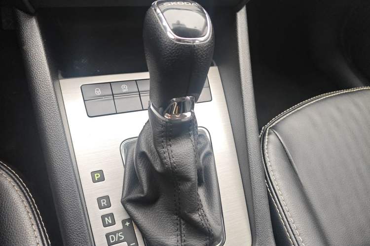 Used Skoda Octavia 2019 1.5L Automatic SmartDrive Comfort Edition China VI Standard