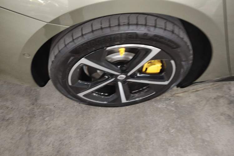 Used  SU7 2024 Four-Wheel Drive Ultra-Long Range Advanced Intelligent Driving Max Edition
