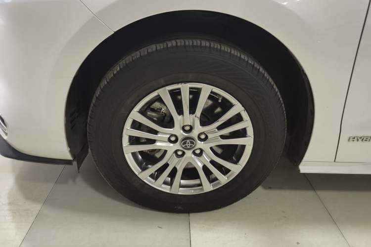 Used Toyota Sienna 2023 2.5L Hybrid Comfort Edition
