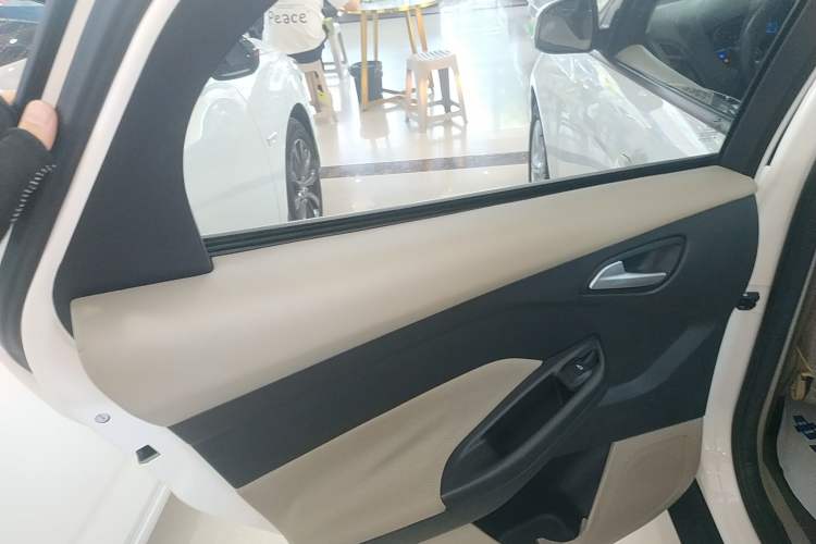 Used Ford Focus 2017 Sedan 1.6L Automatic Comfort Plus SmartDrive Edition