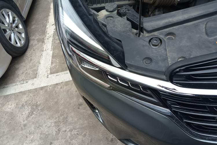 Used Buick GL8 2021 Land Cruiser Executive Class 652T Luxury Model
