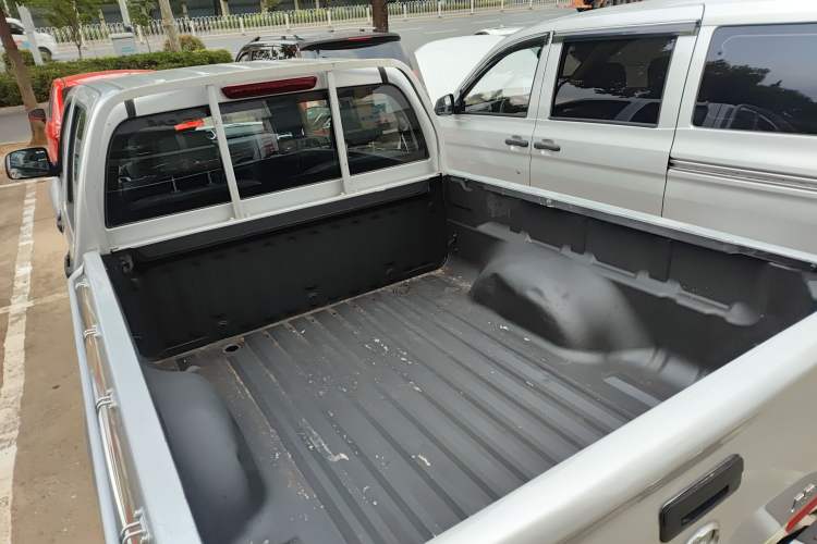 Used Great Wall Wingle 5 2017 2.0T European Version Diesel Two-Wheel Drive Advanced Large Double-Cab GW4D20E
