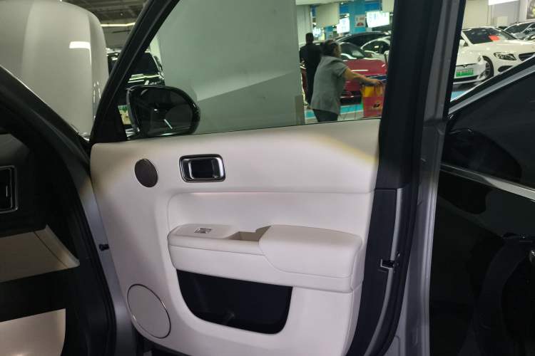 Used Li Auto L8 2024 Max
