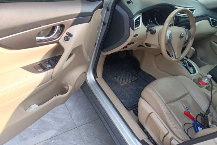 Used Nissan X-Trail 2015 2.0L CVT Comfort MAX Edition 2WD
