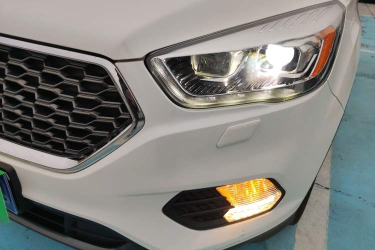 Used Ford Kuga 2019 EcoBoost 180 Two-Wheel-Drive Titanium Plus Model China VI Standard
