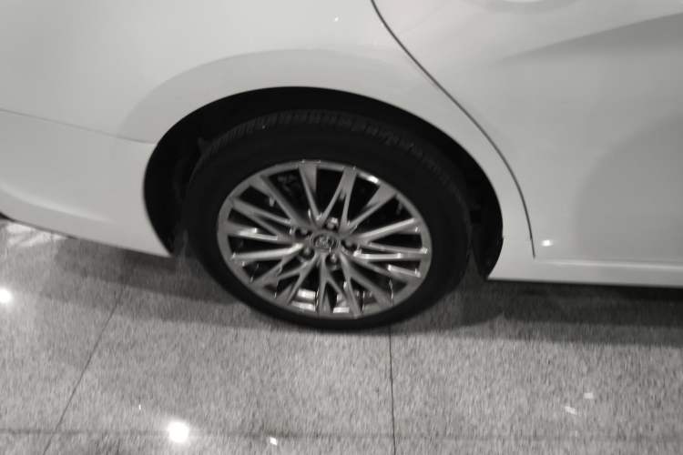 Used Toyota Avalon 2022 Dual-Engine 2.5L XLE Premium Edition
