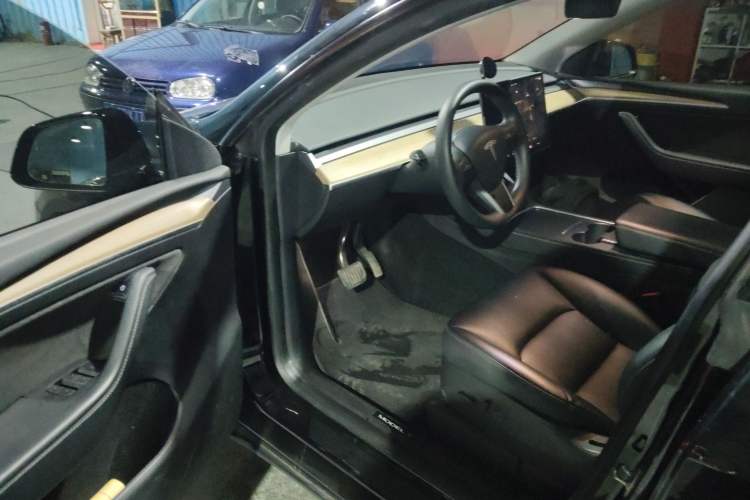 Used Tesla Model Y 2021 Revised Version 2 Long-Range All-Wheel-Drive Edition