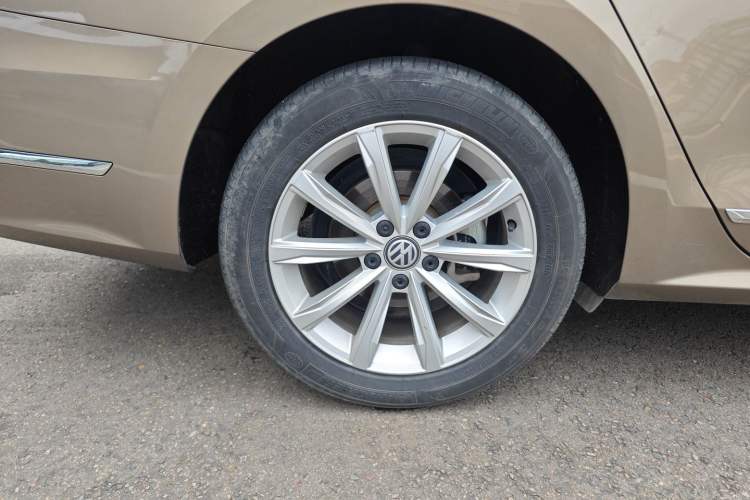 Used Volkswagen Passat 2017 330TSI DSG Luxury Edition
