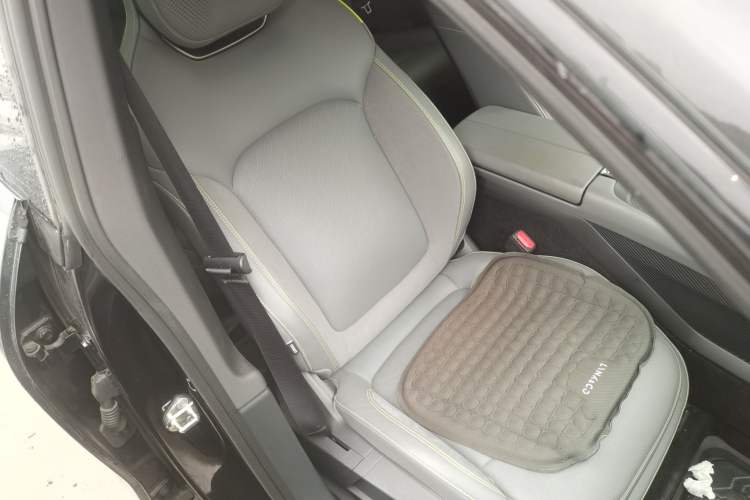 Used Lynk & Co 08 EM-P 2023 120km Long-Range Pro