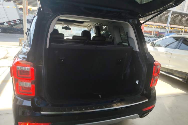 Used GAC Trumpchi GS8 2017 320T Two-Wheel Drive Luxury Smart Connectivity Version (7 Seats)