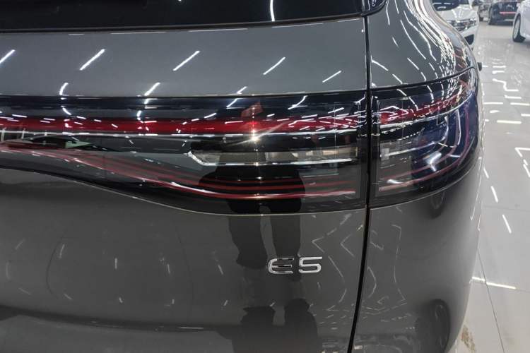 Used  E5 2024 530km Long-Range Version