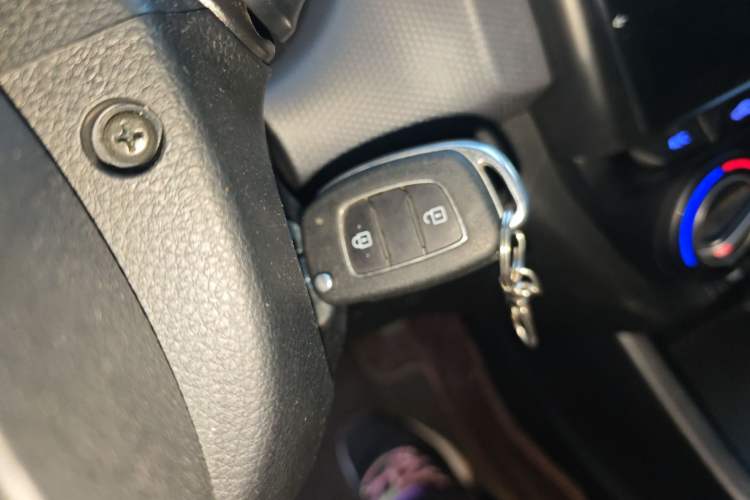 Used Hyundai Verna 2017 1.4L Manual Refreshed Version China V Standard
