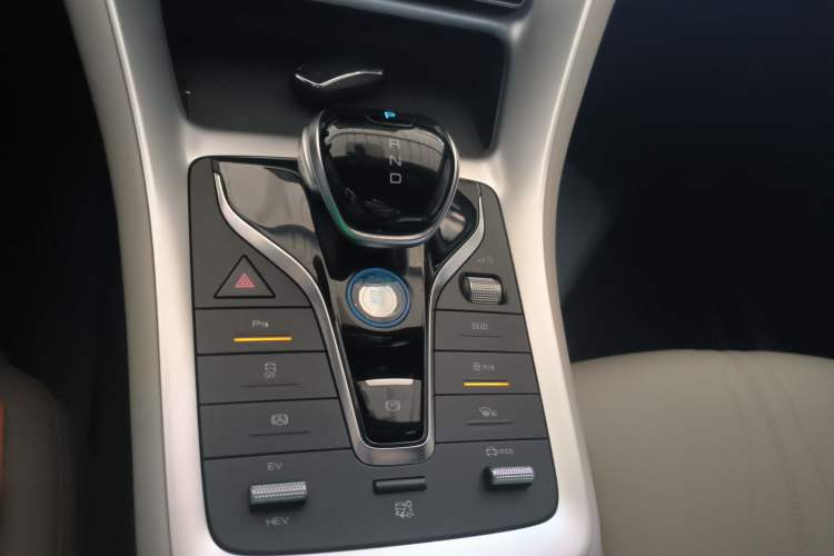 Used BYD Song Pro New Energy 2024 HONOR Edition DM-i 71KM Navigation Model