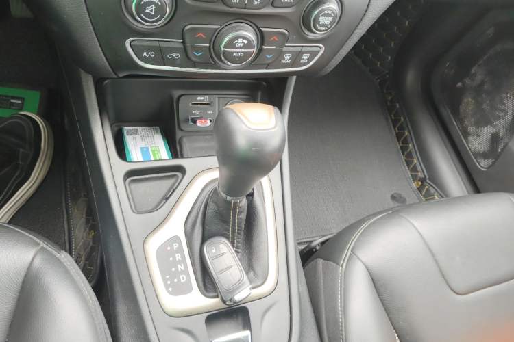 Used  Cherokee 2017 2.0L Superior Edition