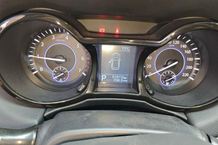 Used JMC Yusheng S350 2016 2.0T Automatic Two-Wheel Drive Gasoline Luxury Version with Sunroof 5 Seats
