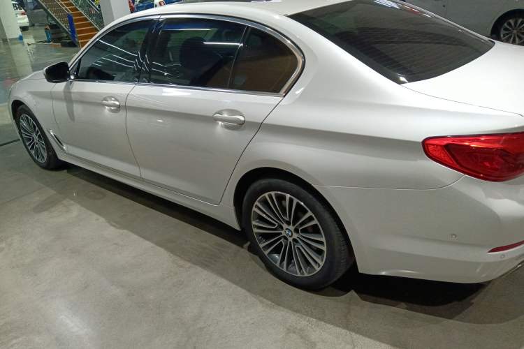 Used BMW 5 Series 2019 530Li Luxury Edition Premium Package
