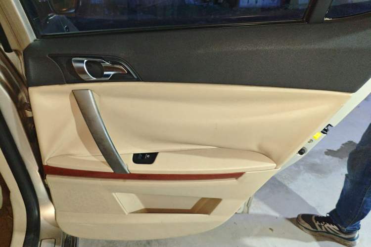 Used Roewe 550 2012 550 1.8T Automatic Full-Gold Limited Edition
