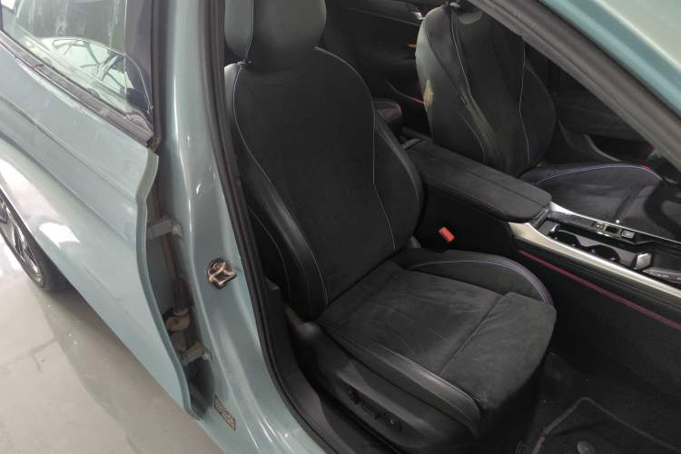 Used Volkswagen Passat 2025 Pro 380TSI Starry Dragon Luxury Edition
