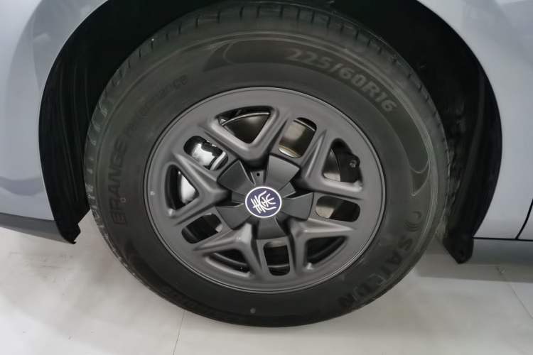 Used BYD Qin PLUS 2025 DM-i Smart Drive 55KM Leading Model
