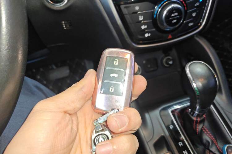 Used Changan CS75 2014 1.8T Automatic Elite Version China V Standard
