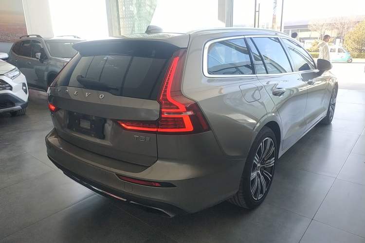 Used Volvo V60 2020 T5 Zhiyuan Luxury Edition