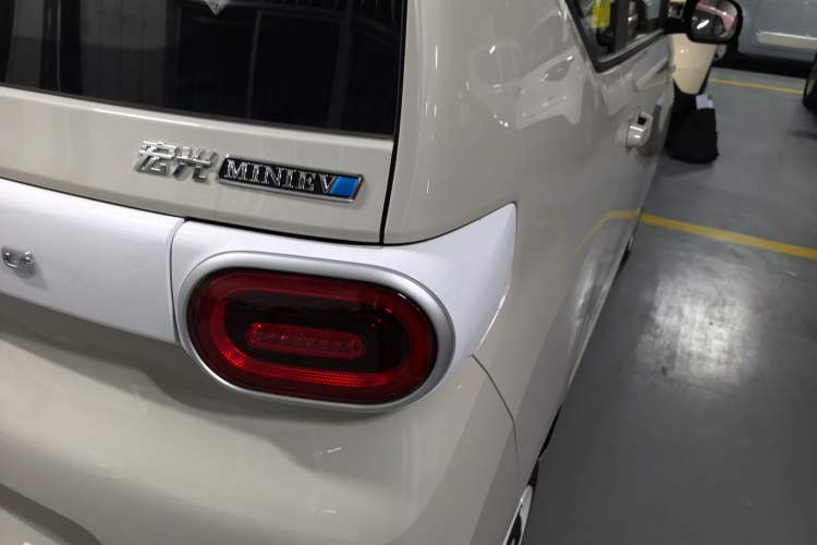 Used Wuling Hongguang MINIEV 2024 3rd Generation 215km Youth Edition
