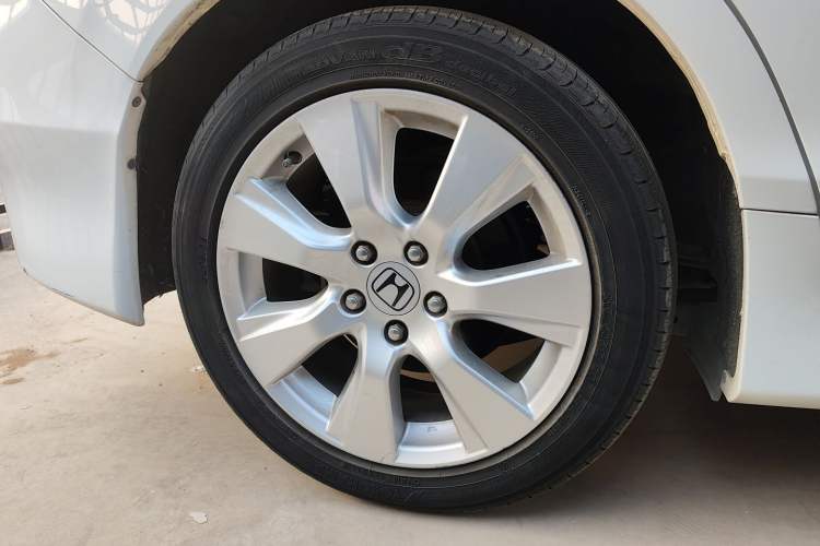 Used Honda Jade 2013 1.8L automatic Comfort version 5 seats
