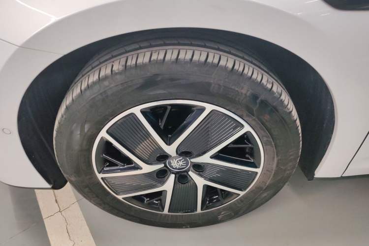 Used BYD Qin L 2025 DM-i Smart Drive 120KM Superior Model
