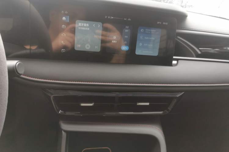 Used Roewe i5 2023 1.5L Manual Comfort Edition
