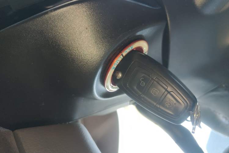 Used Ford Focus 2015 Hatchback 1.6L Automatic Fashion Edition
