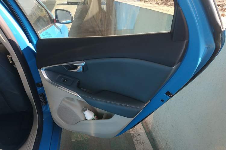 Used Volvo V40 2014 2.0T Zhiya Edition